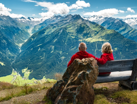 couple bench mountains red